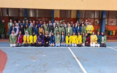 ALUMNI GOES TO SCHOOL